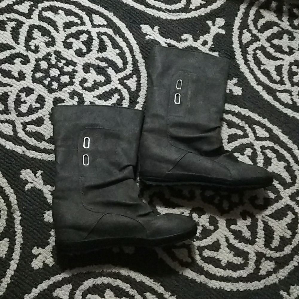 Adorable grey wash boots
